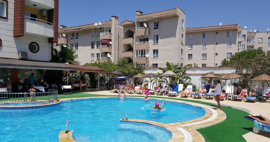 Golden Moon Aparthotel