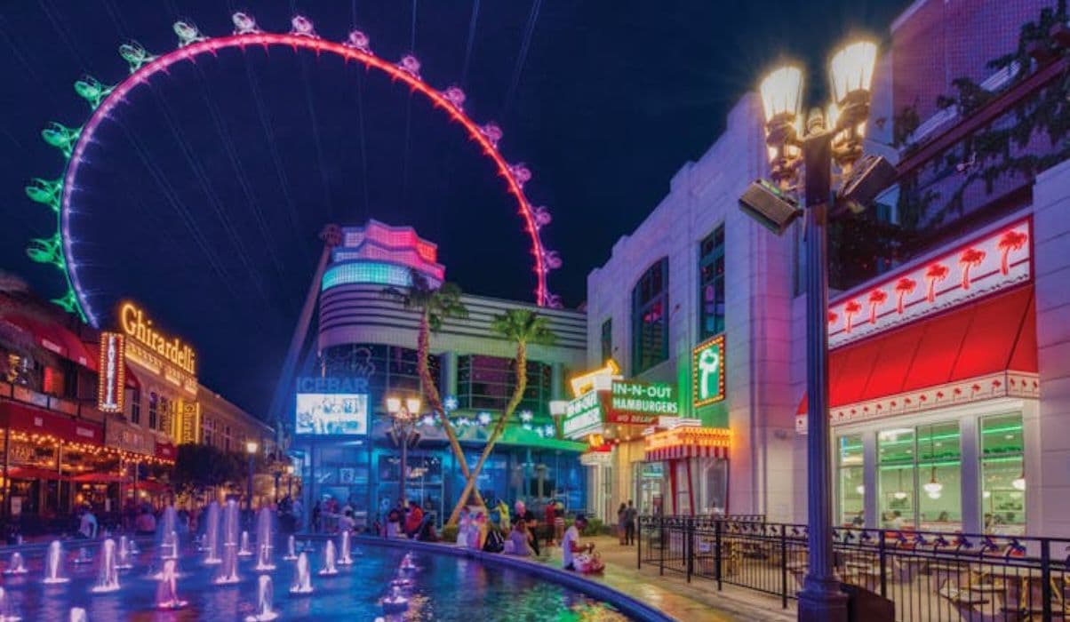 The LINQ Promenade + Experience