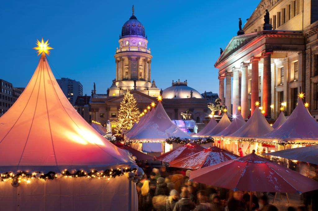 Where are the Berlin Christmas markets closest to hotels?